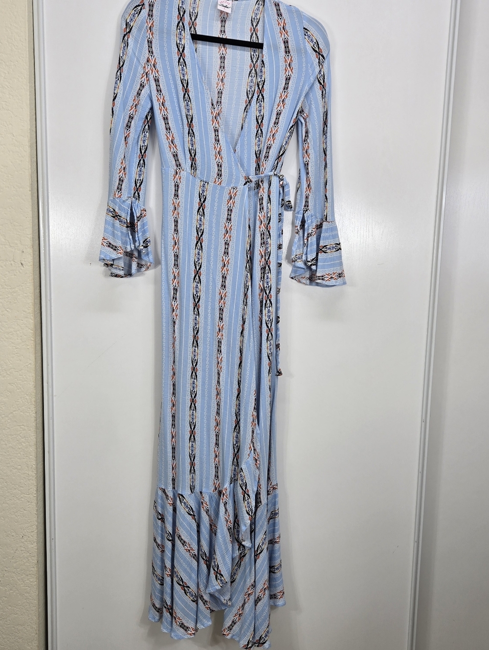 Selfie Leslie Aztec Stripe Printed True Wrap‎ Maxi Dress Long Bell Sleeve Small